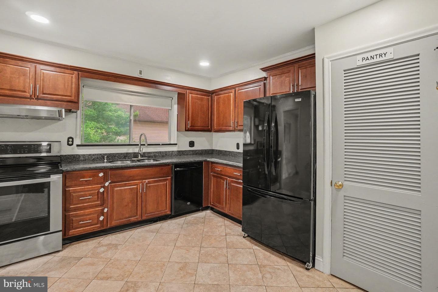 2400 Lindale Drive photo 11