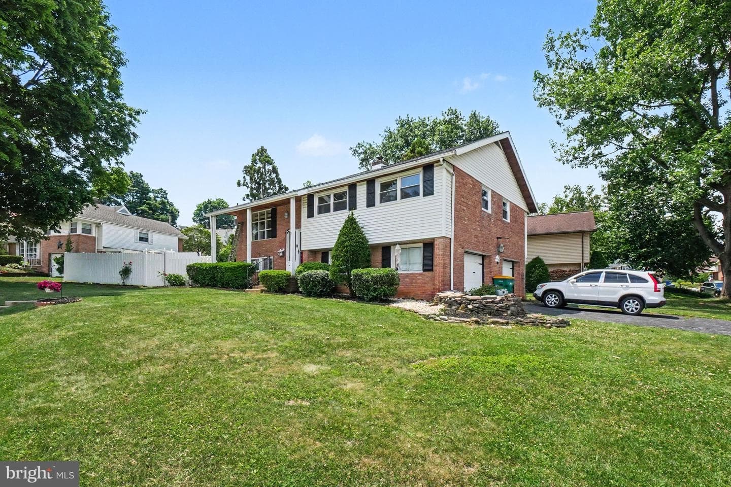 2400 Lindale Drive photo 4
