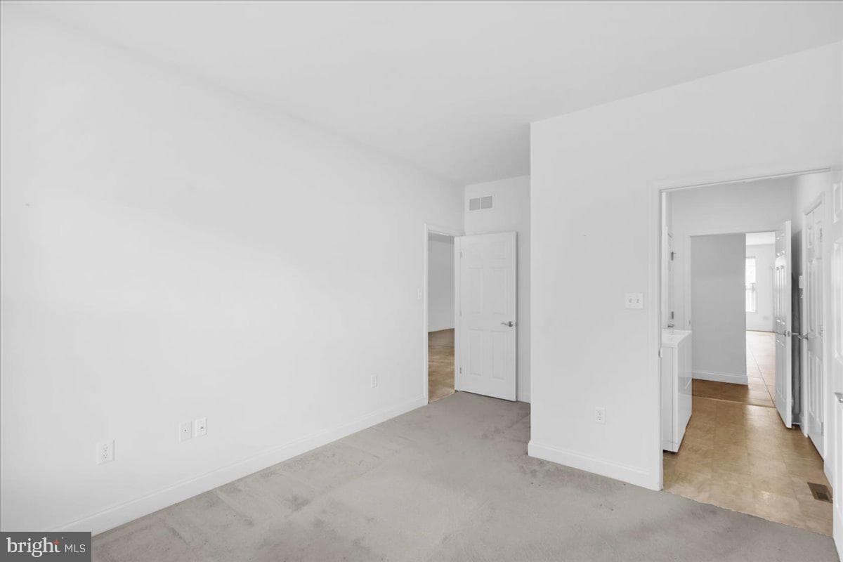 52 Harry Avenue photo 22
