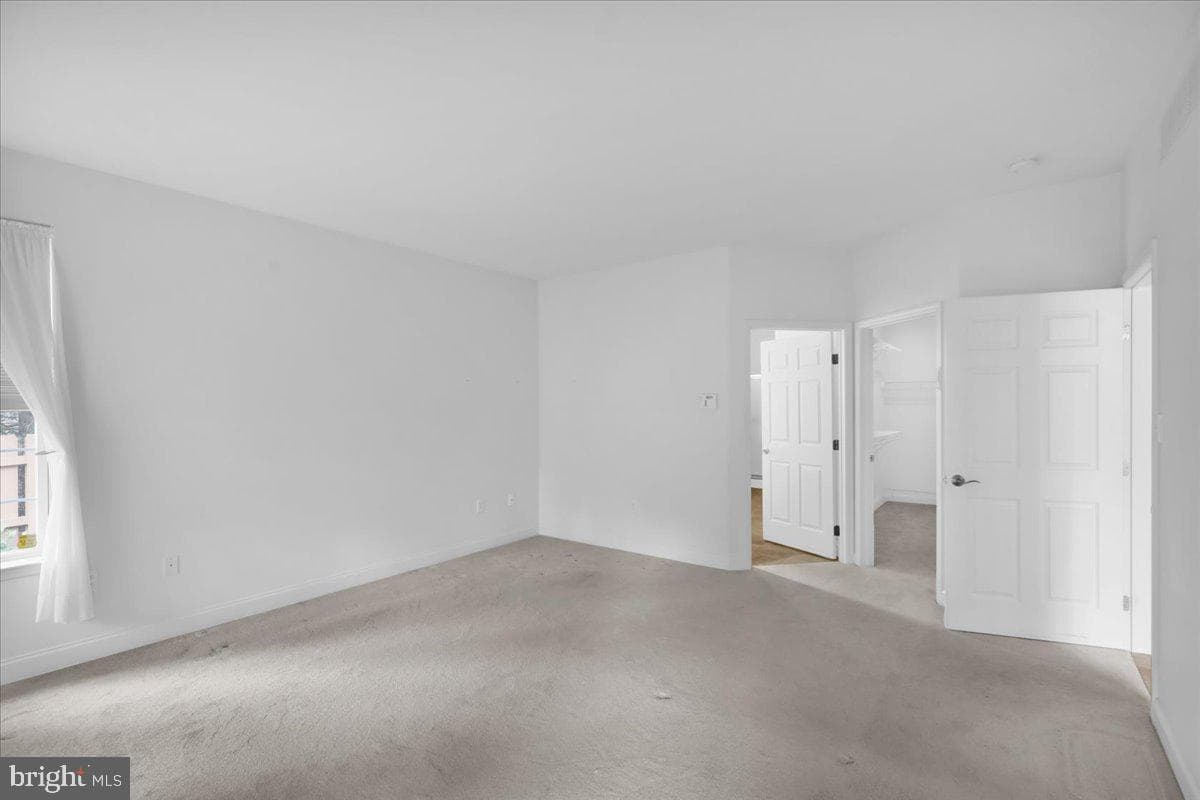 52 Harry Avenue photo 28