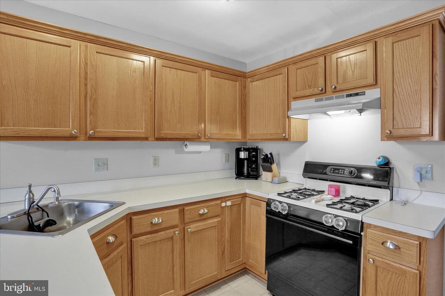 664 Walnut Tree Drive photo 11