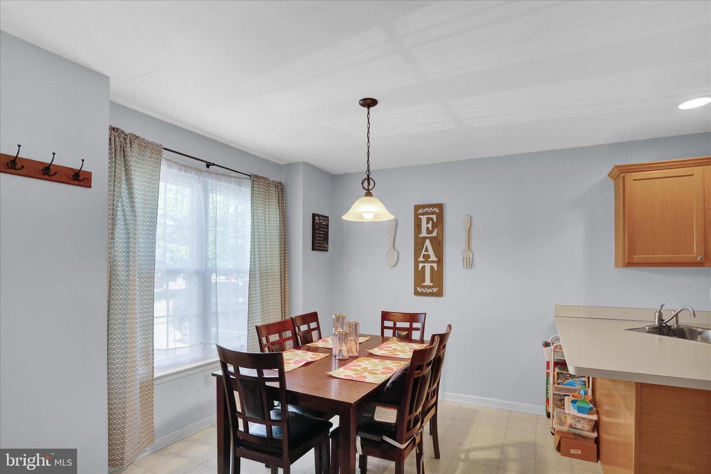 664 Walnut Tree Drive photo 6