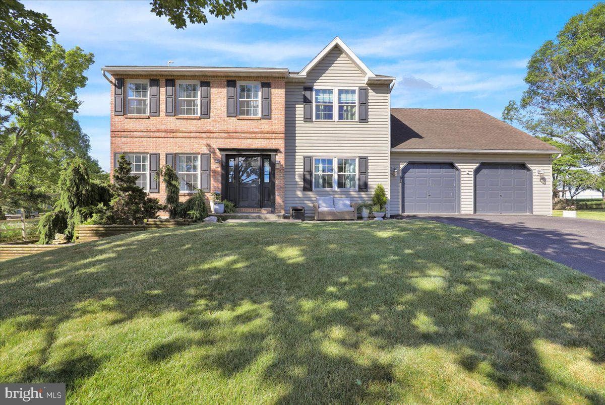 1102 Forest Street photo 1