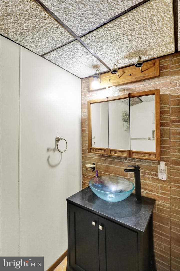 302 Elmwood Avenue photo 24