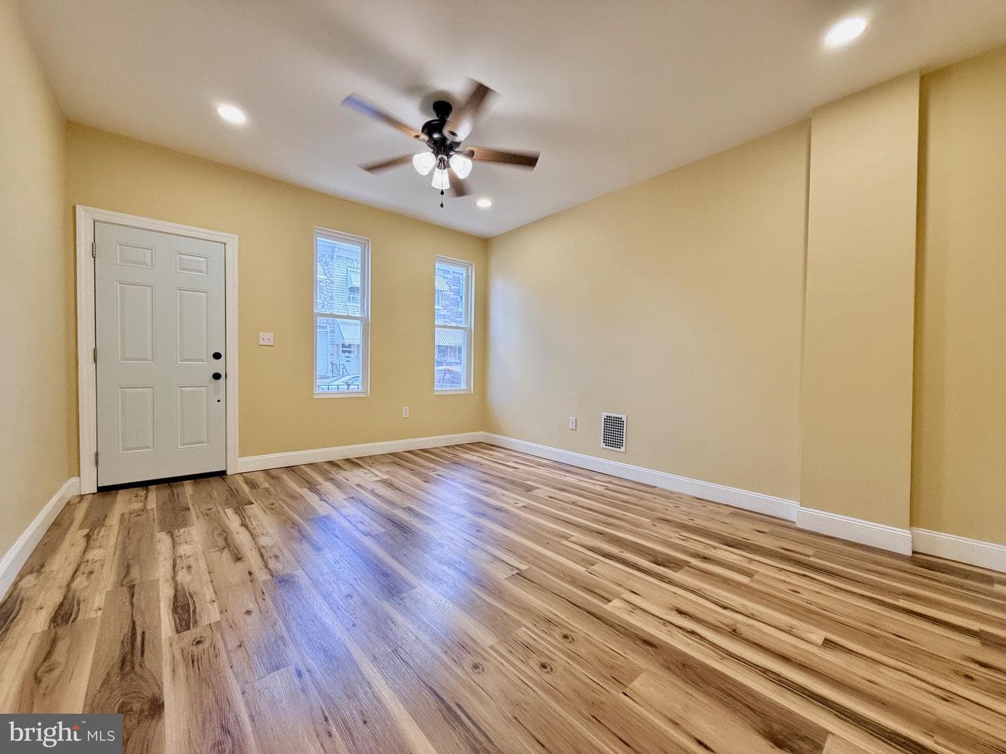 1136 Muhlenberg Street photo 5