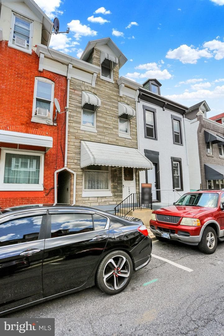 1541 Moss Street photo 3