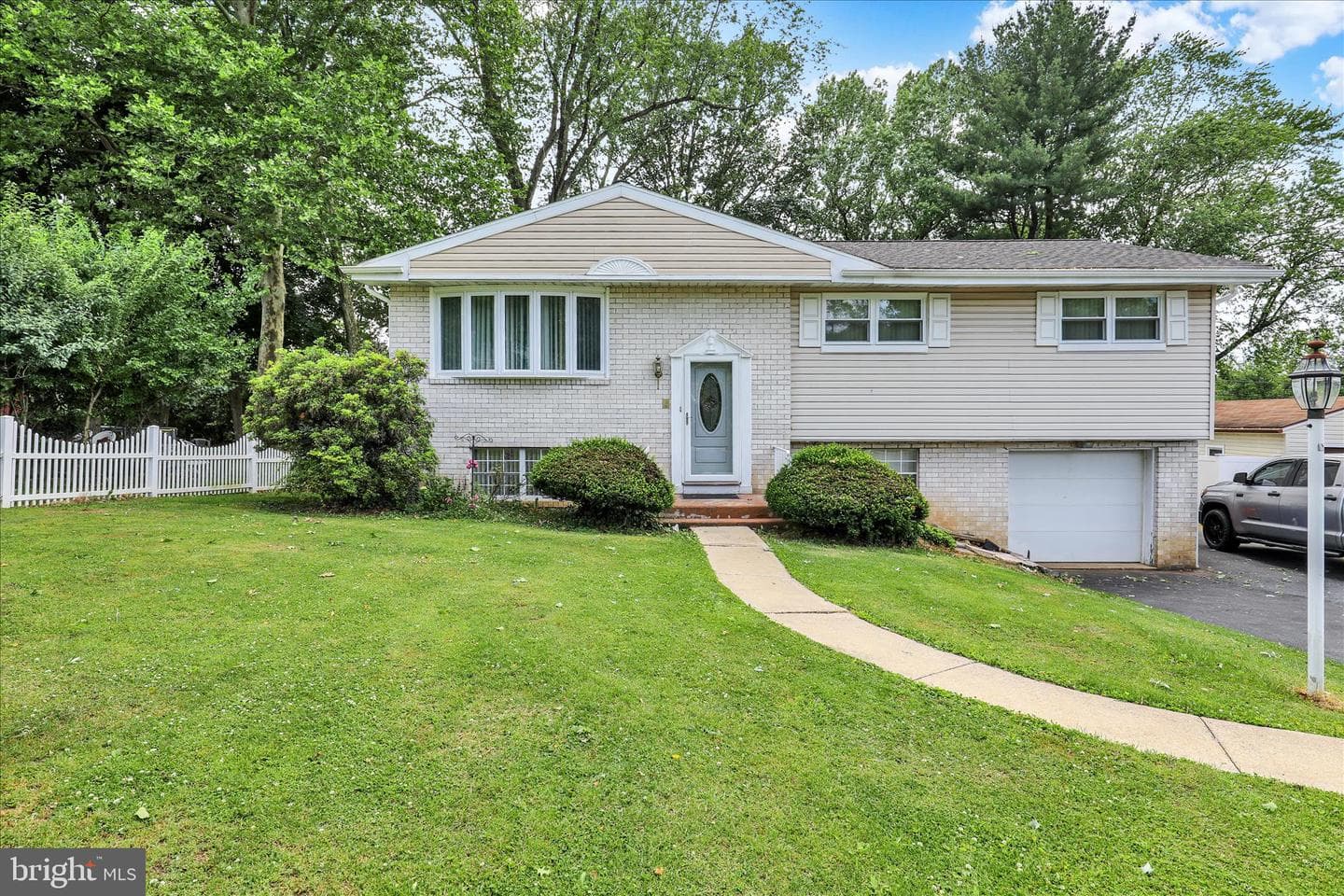 3020 Elm Road photo 1