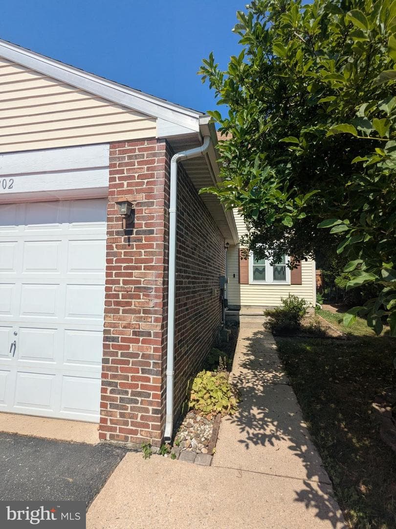 202 Adams Drive photo 3