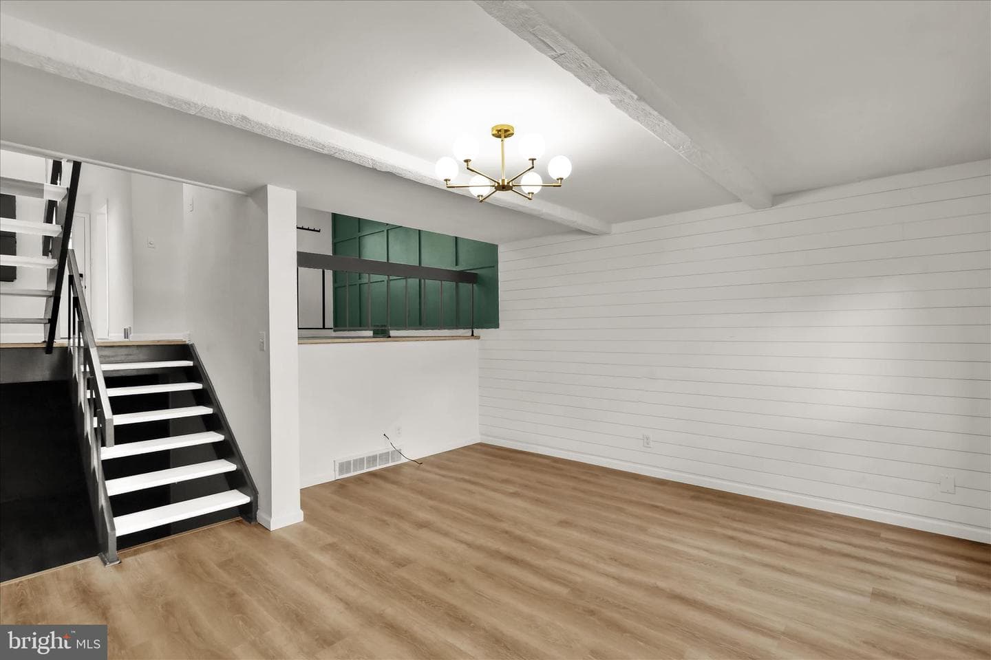 7 Club Lane photo 12