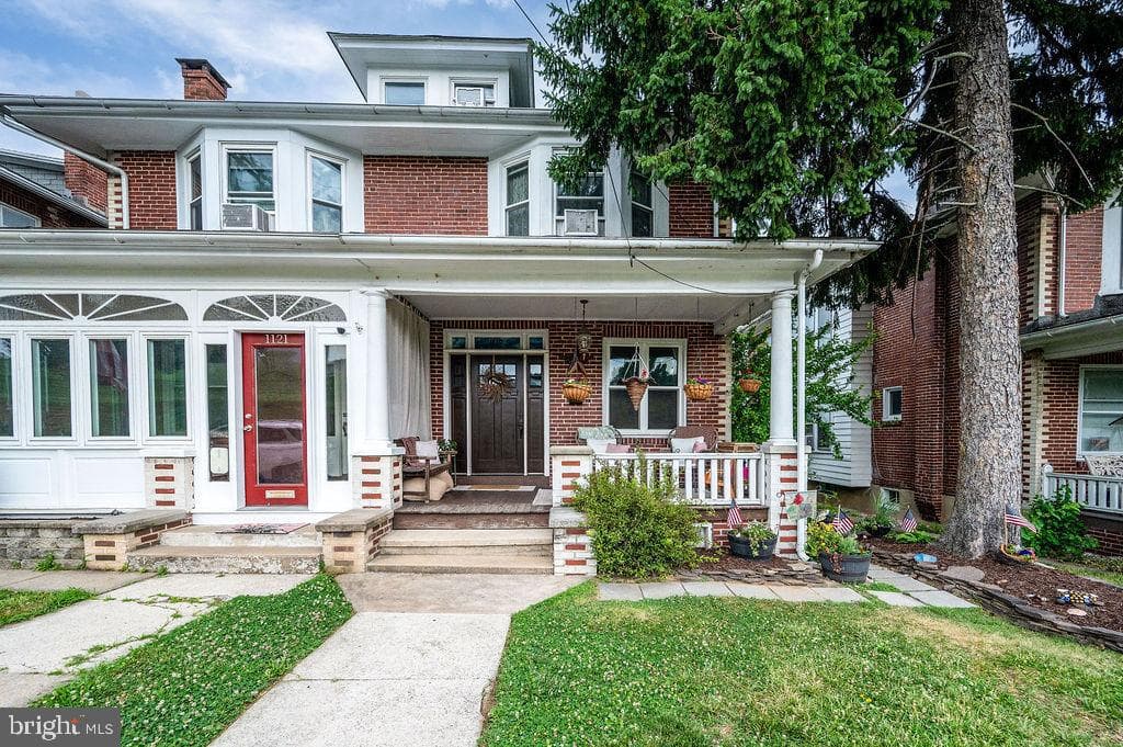 1119 New Holland Road