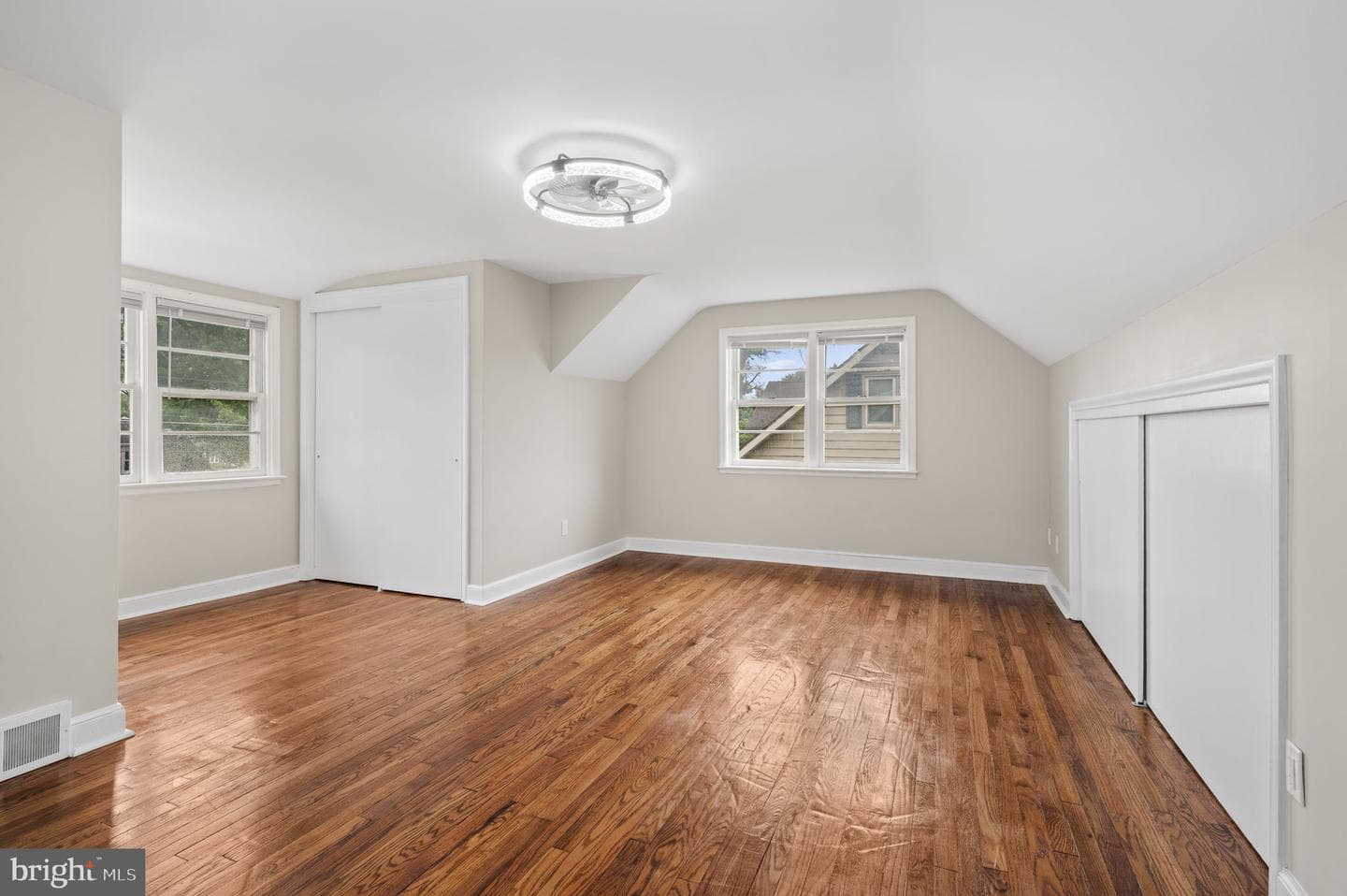 2400 Van Reed Road photo 18