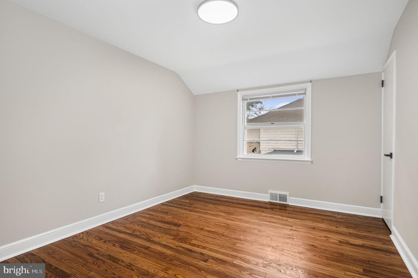 2400 Van Reed Road photo 24