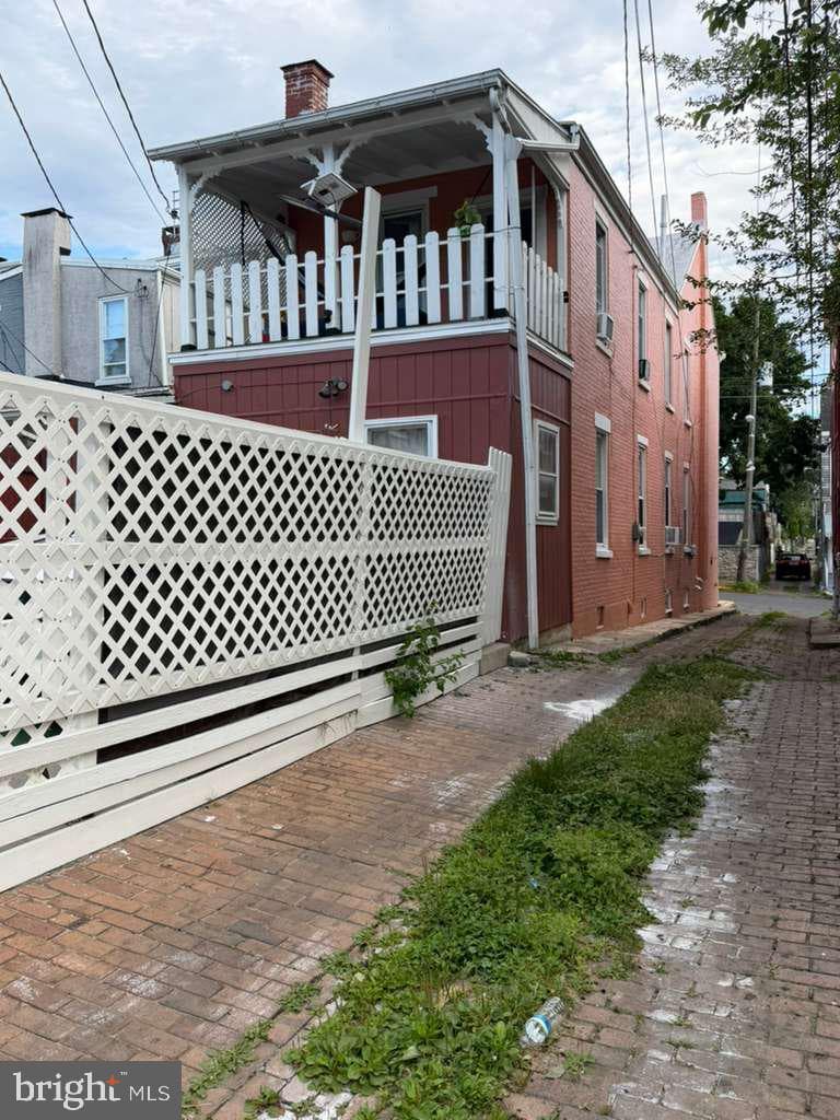 1133 Douglass Street photo 7