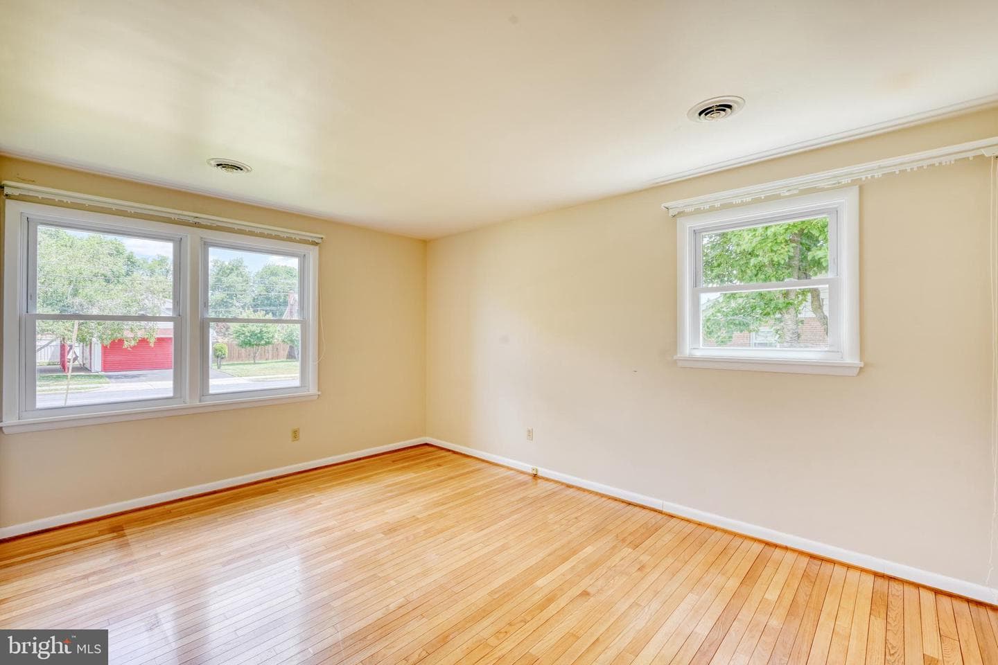 10 E Lincoln Avenue photo 13