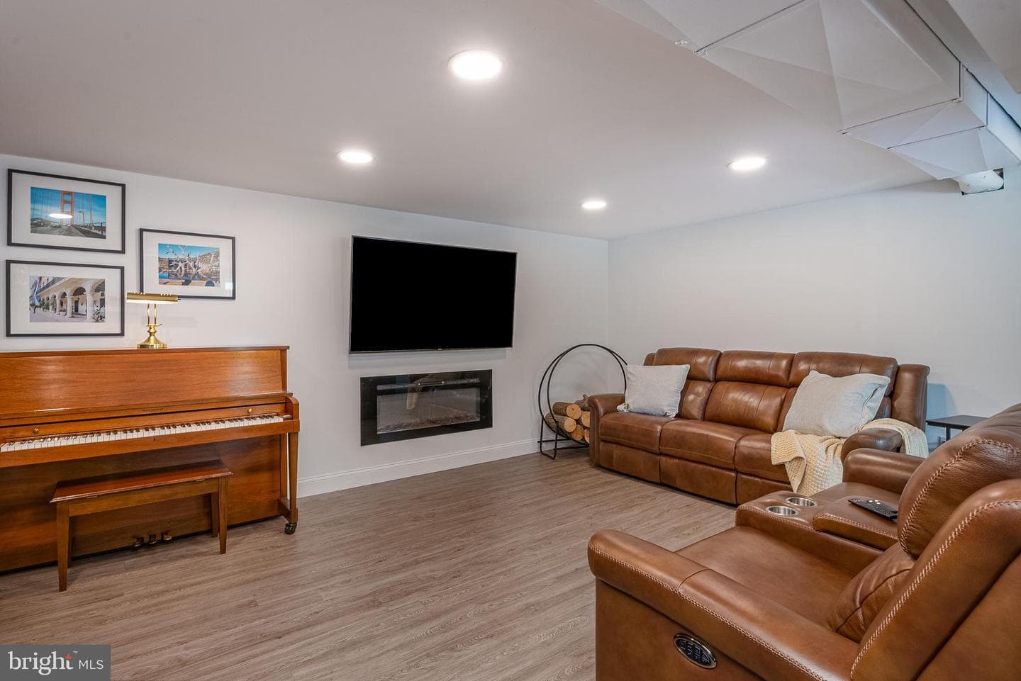 344 Pennwyn Place photo 18