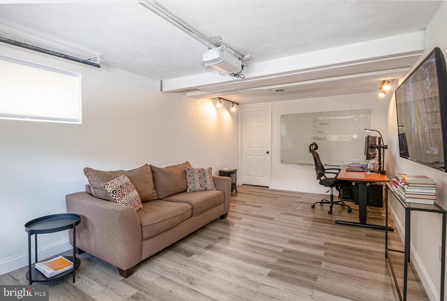 344 Pennwyn Place photo 24