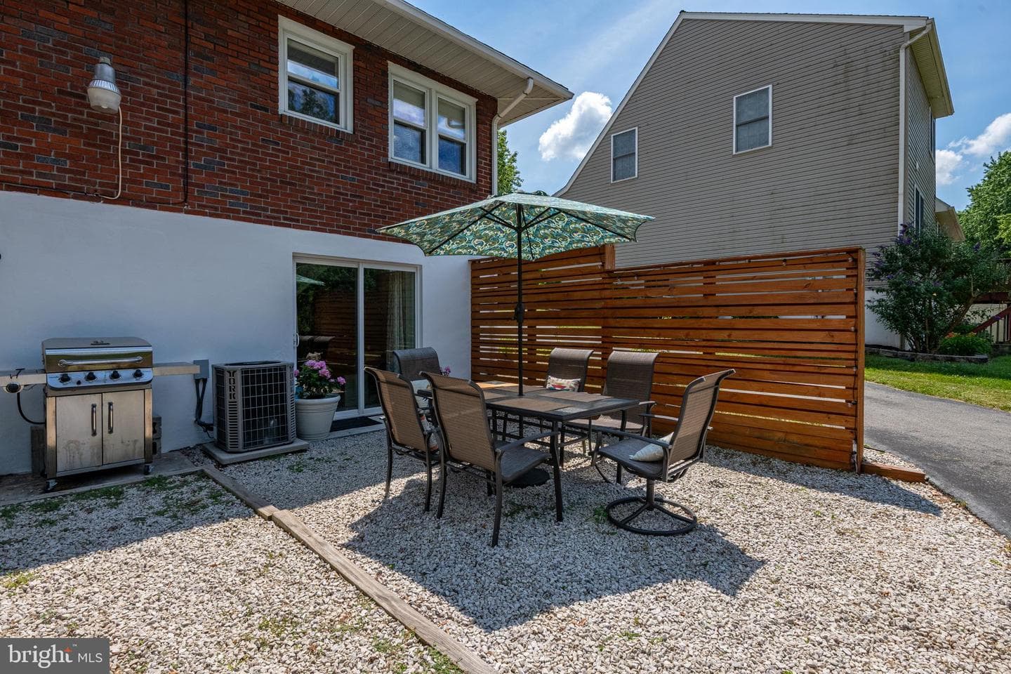 344 Pennwyn Place photo 27