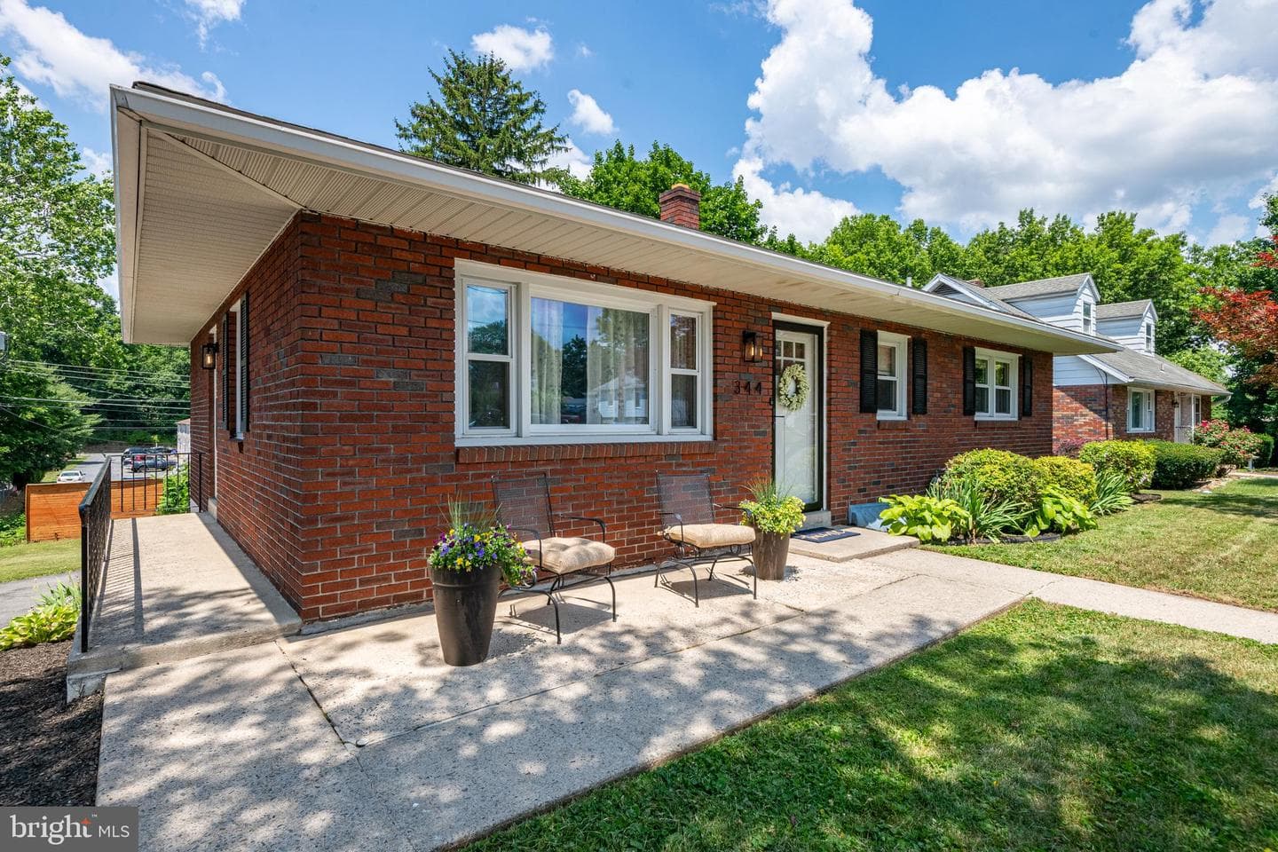 344 Pennwyn Place photo 4