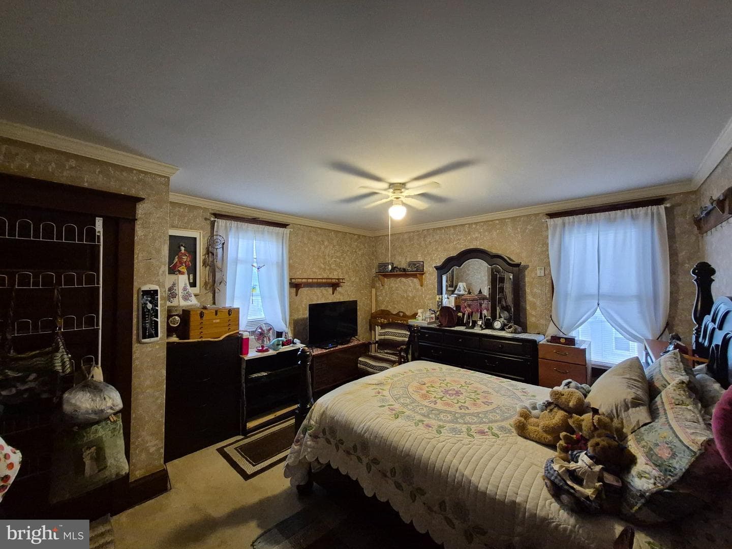 300 E Walnut Street photo 10