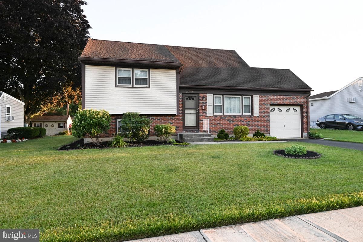 2708 Tennyson Avenue photo 3
