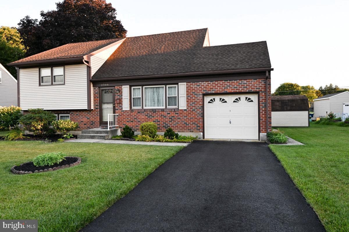2708 Tennyson Avenue photo 4