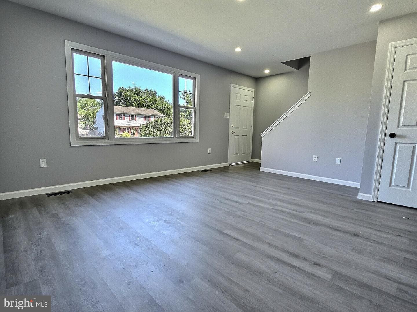 530 E Linden Street photo 10