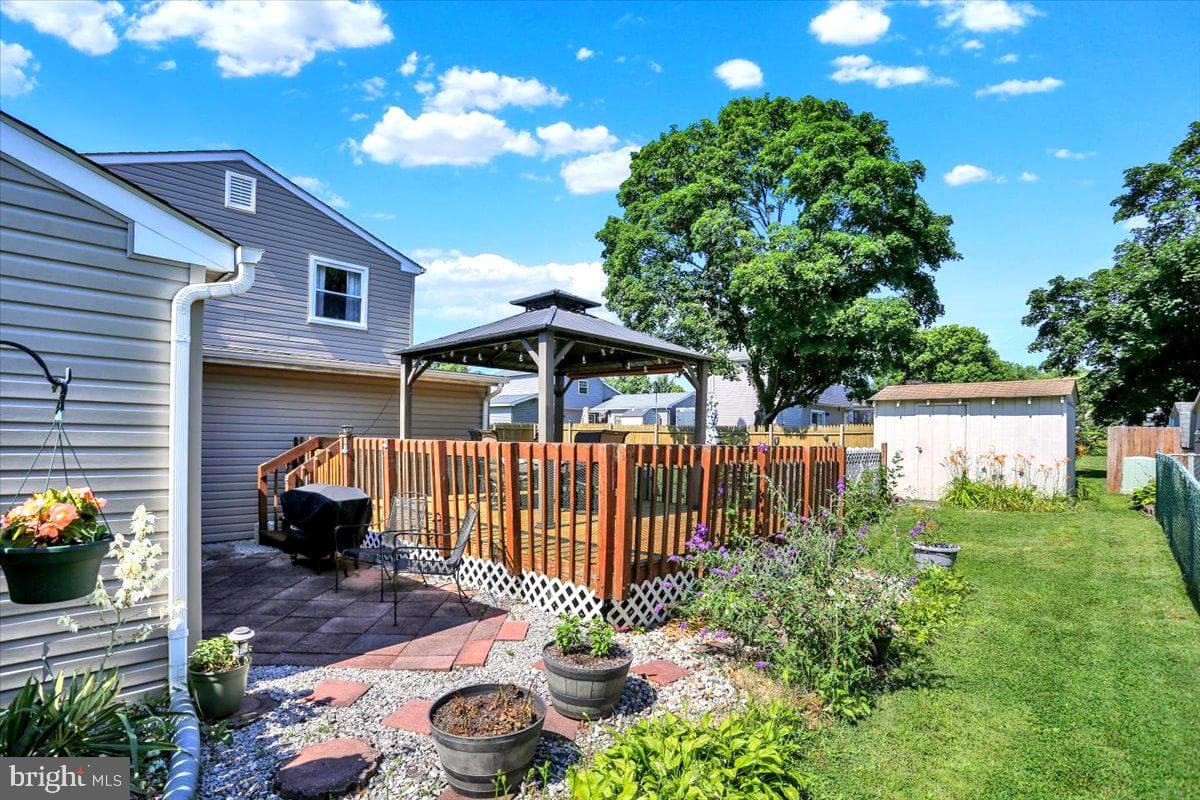 460 Moonflower Avenue photo 24