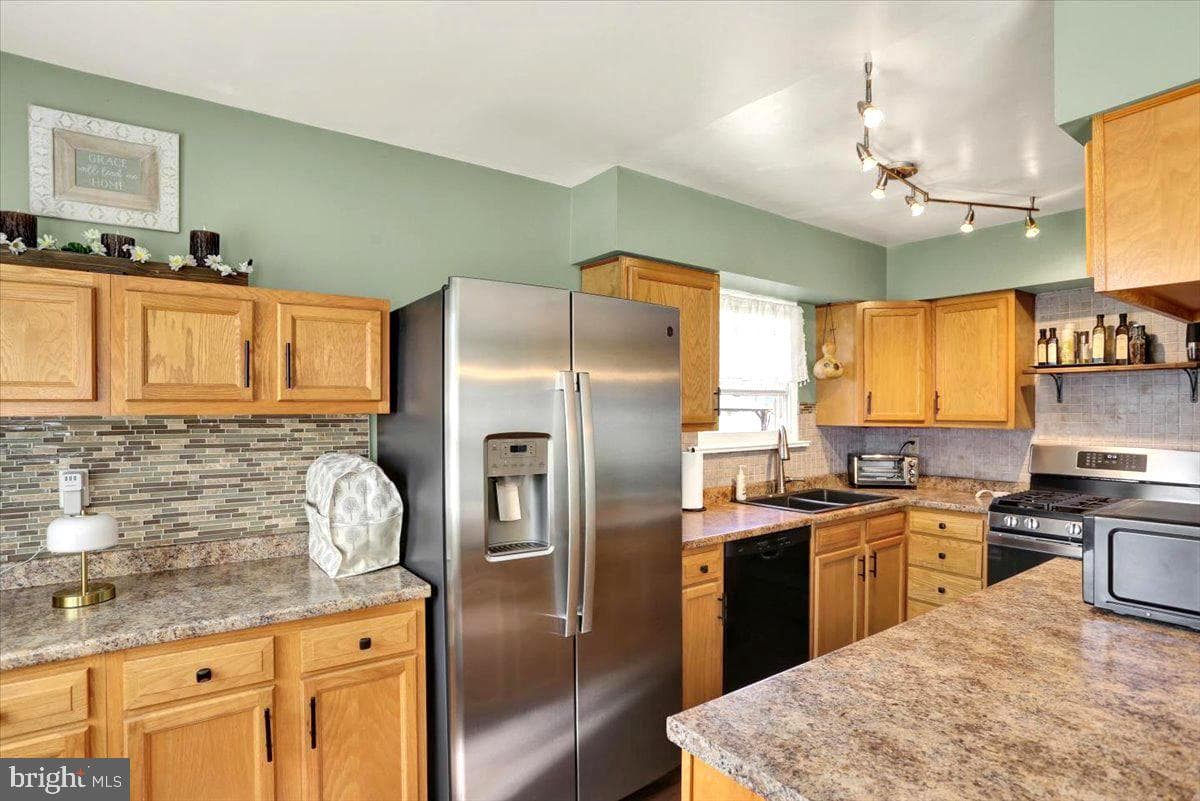 460 Moonflower Avenue photo 8