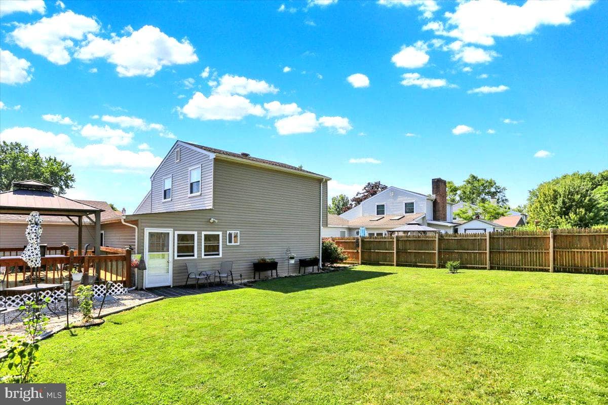 460 Moonflower Avenue photo 9