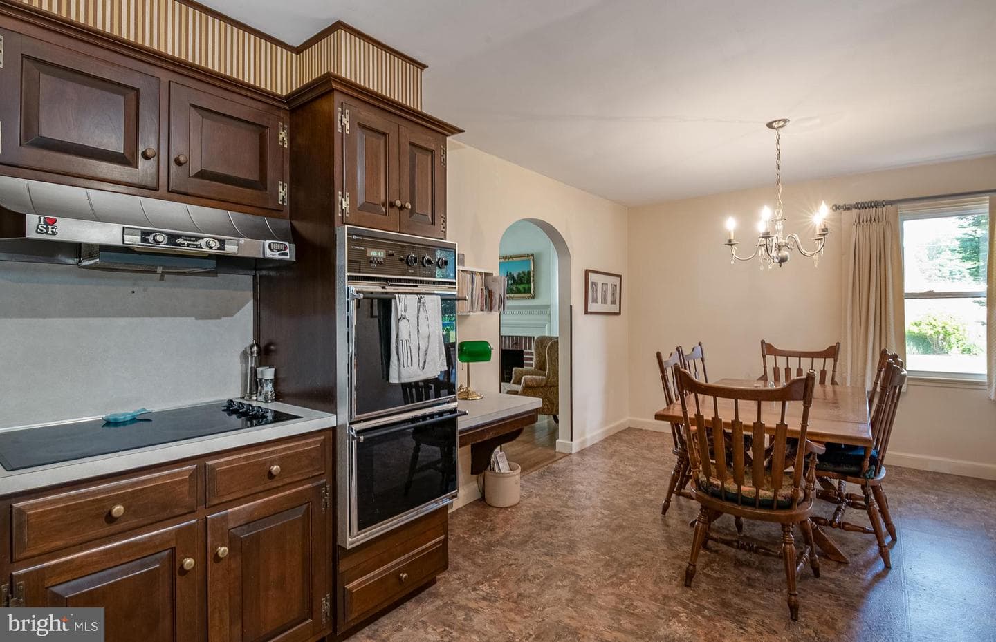 415 Lawrence Avenue photo 11