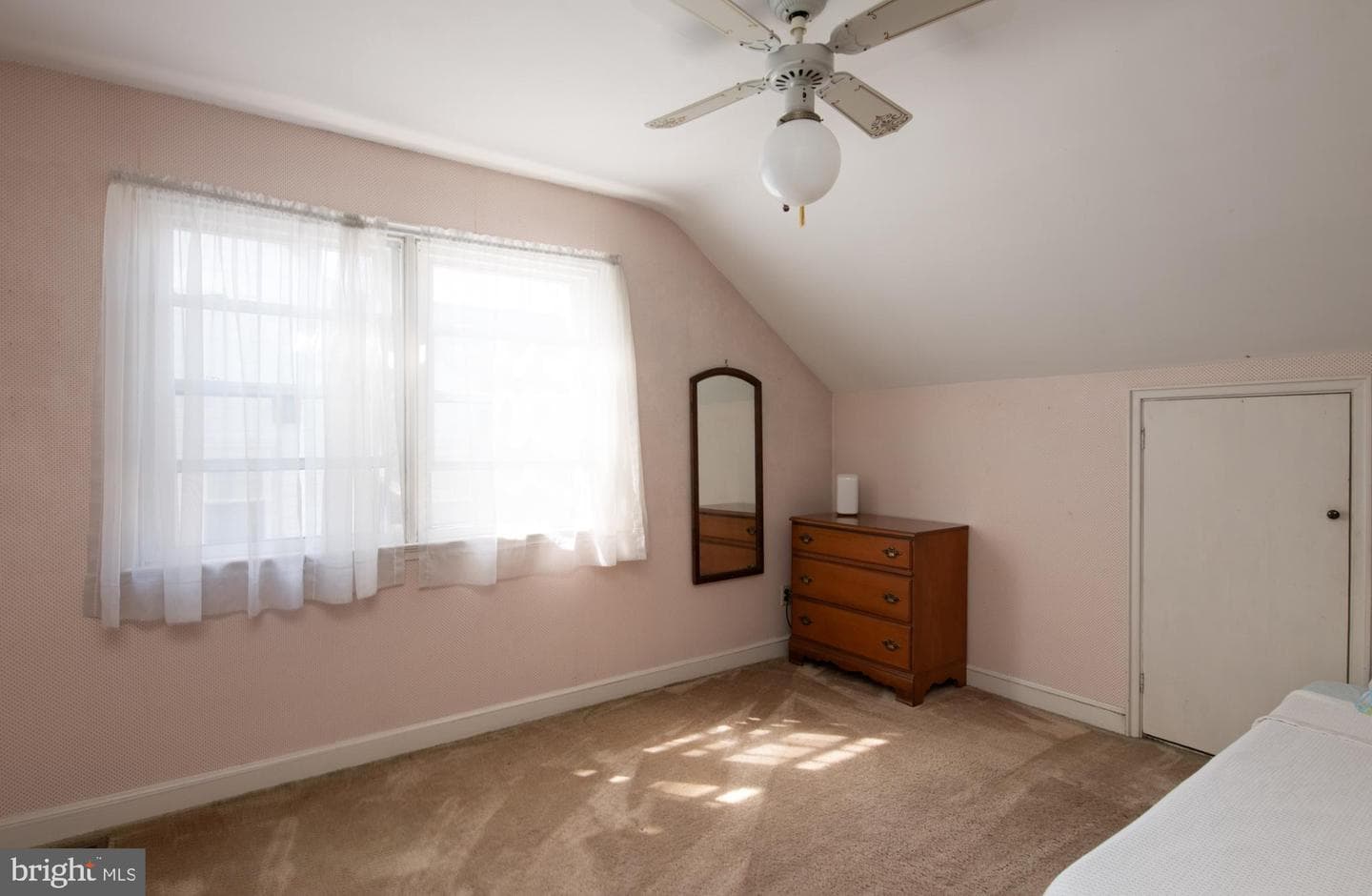 415 Lawrence Avenue photo 22