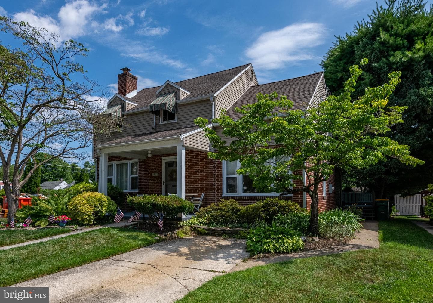 415 Lawrence Avenue photo 3
