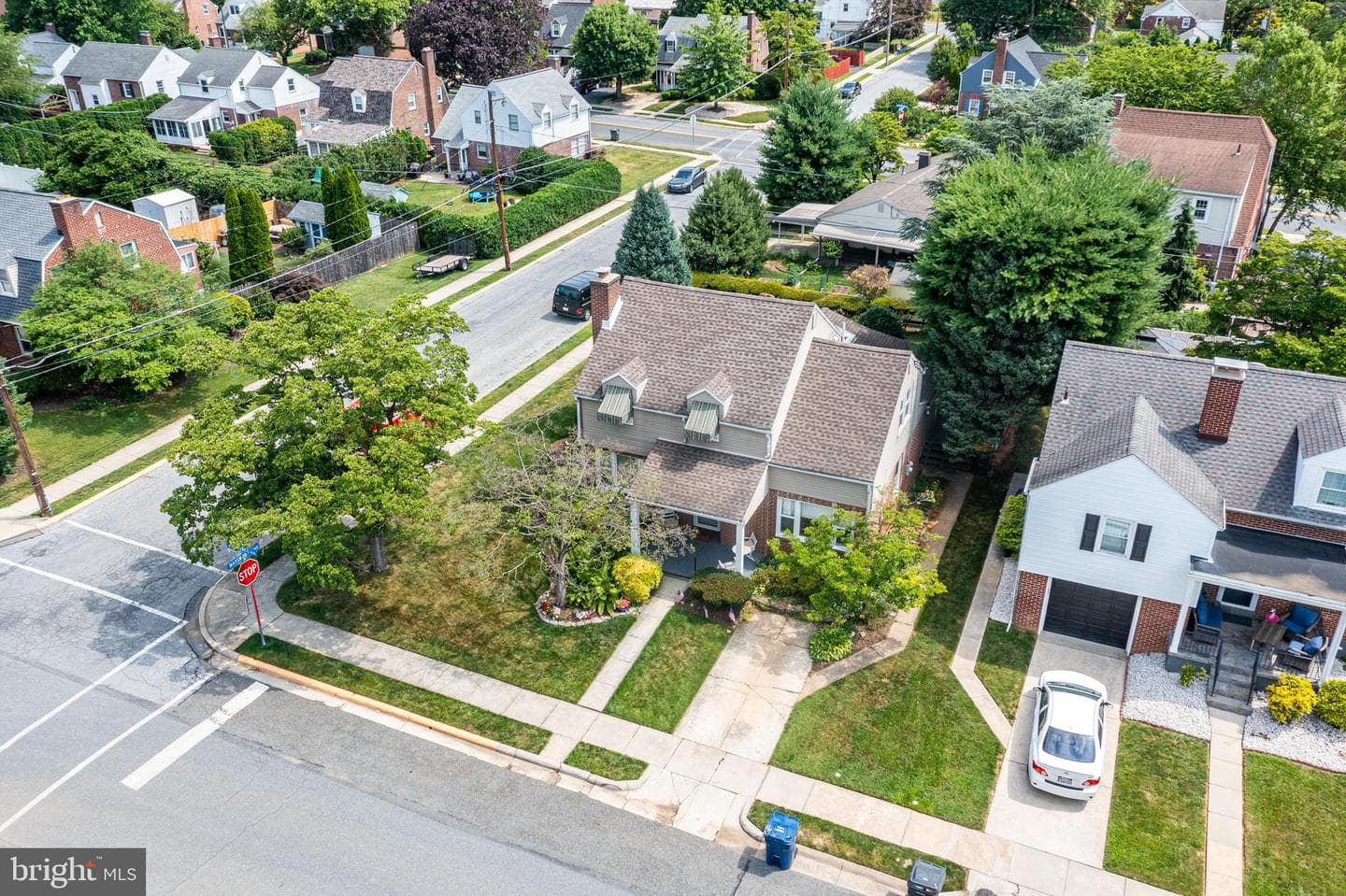 415 Lawrence Avenue photo 30
