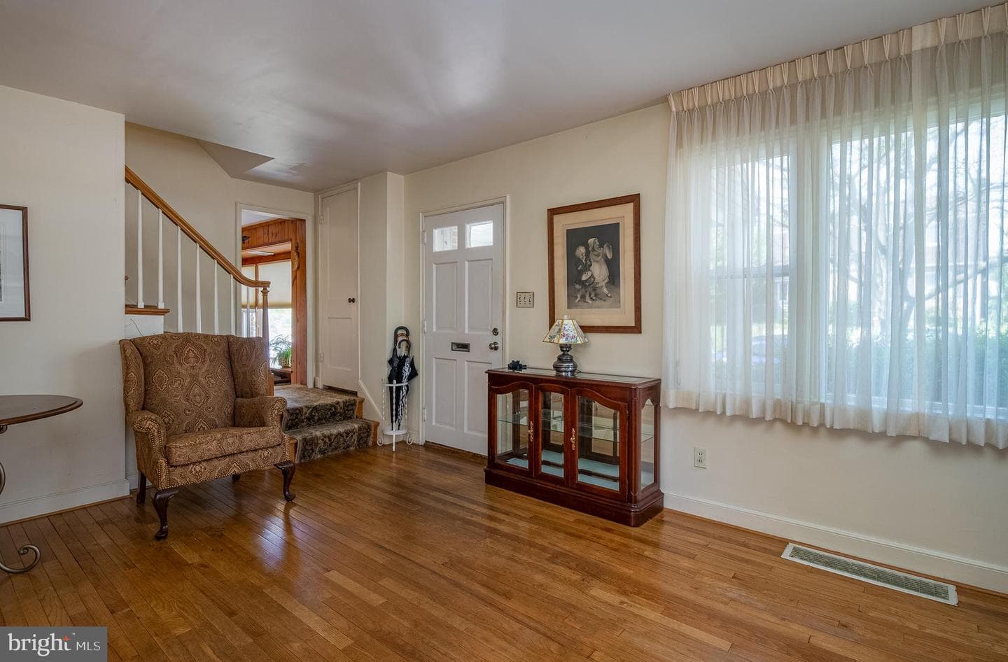 415 Lawrence Avenue photo 5
