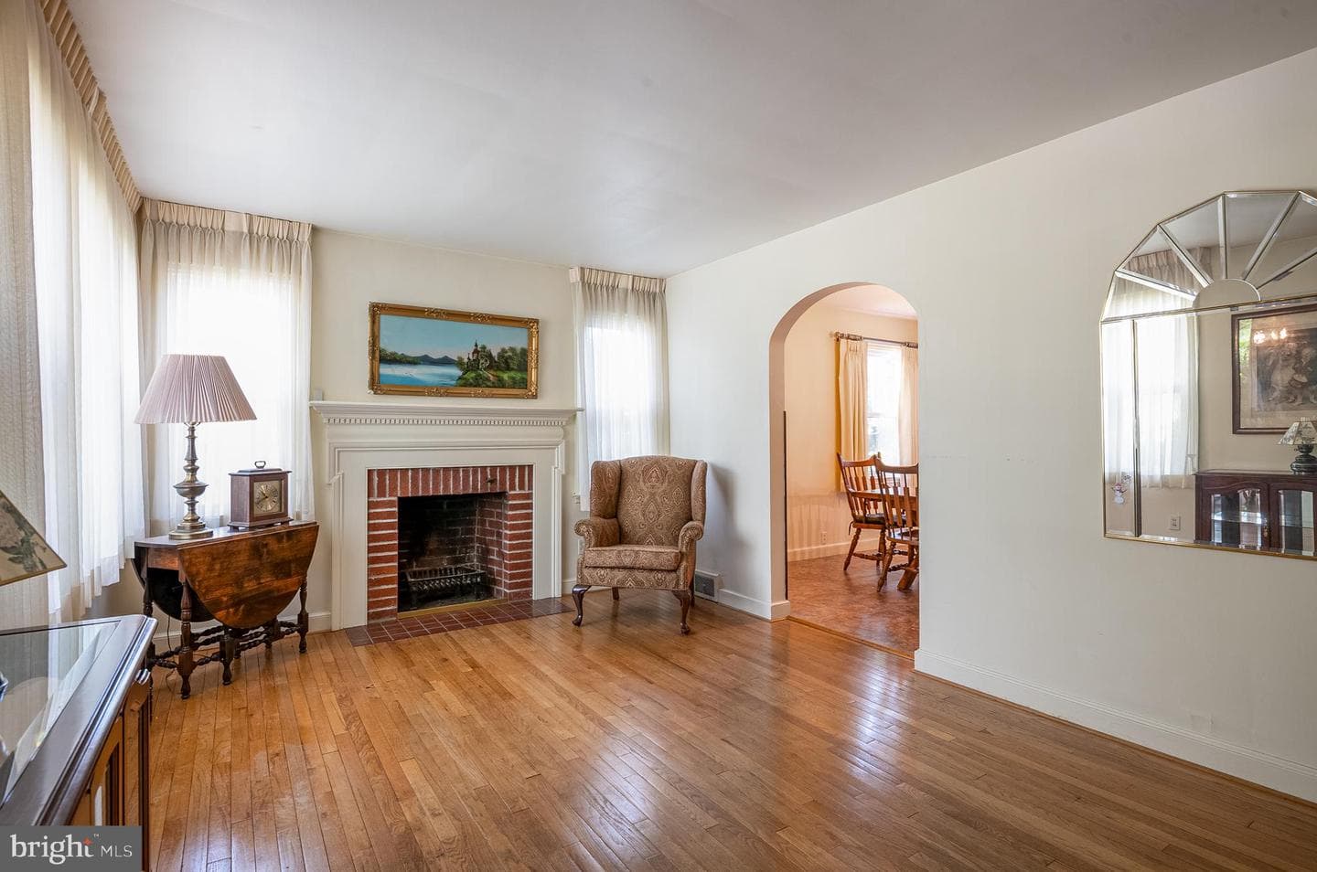 415 Lawrence Avenue photo 8