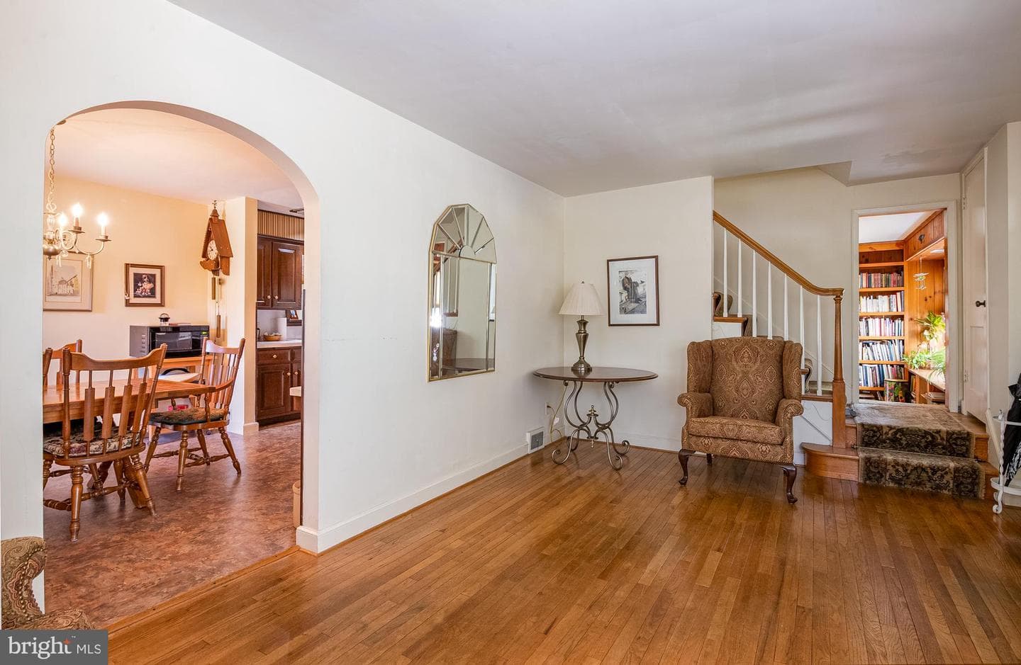 415 Lawrence Avenue photo 9