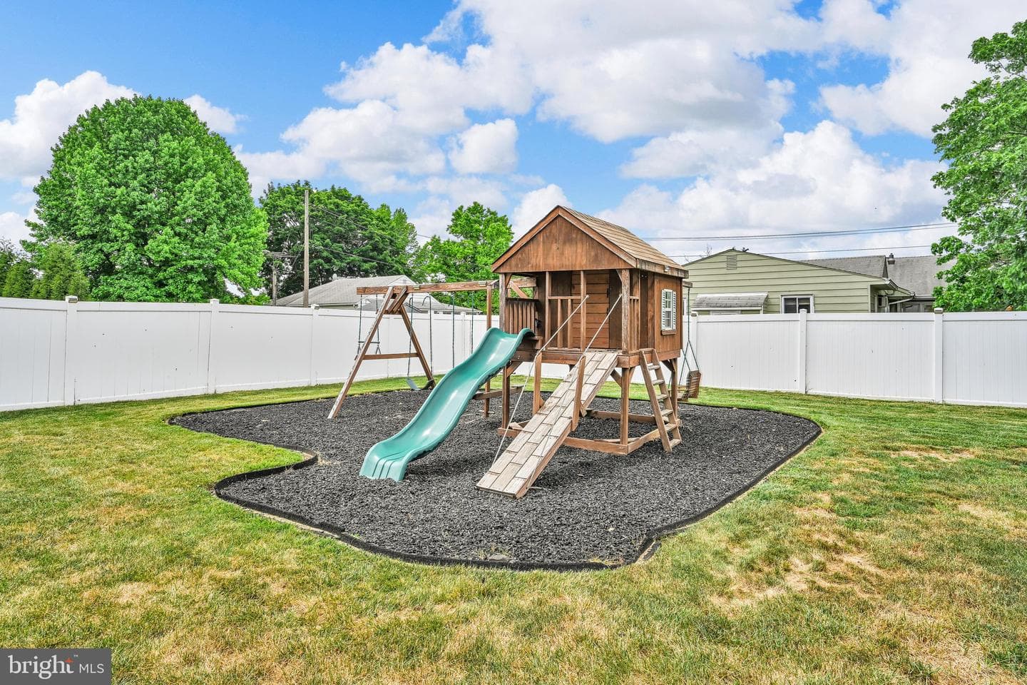 230 Hope Drive photo 38