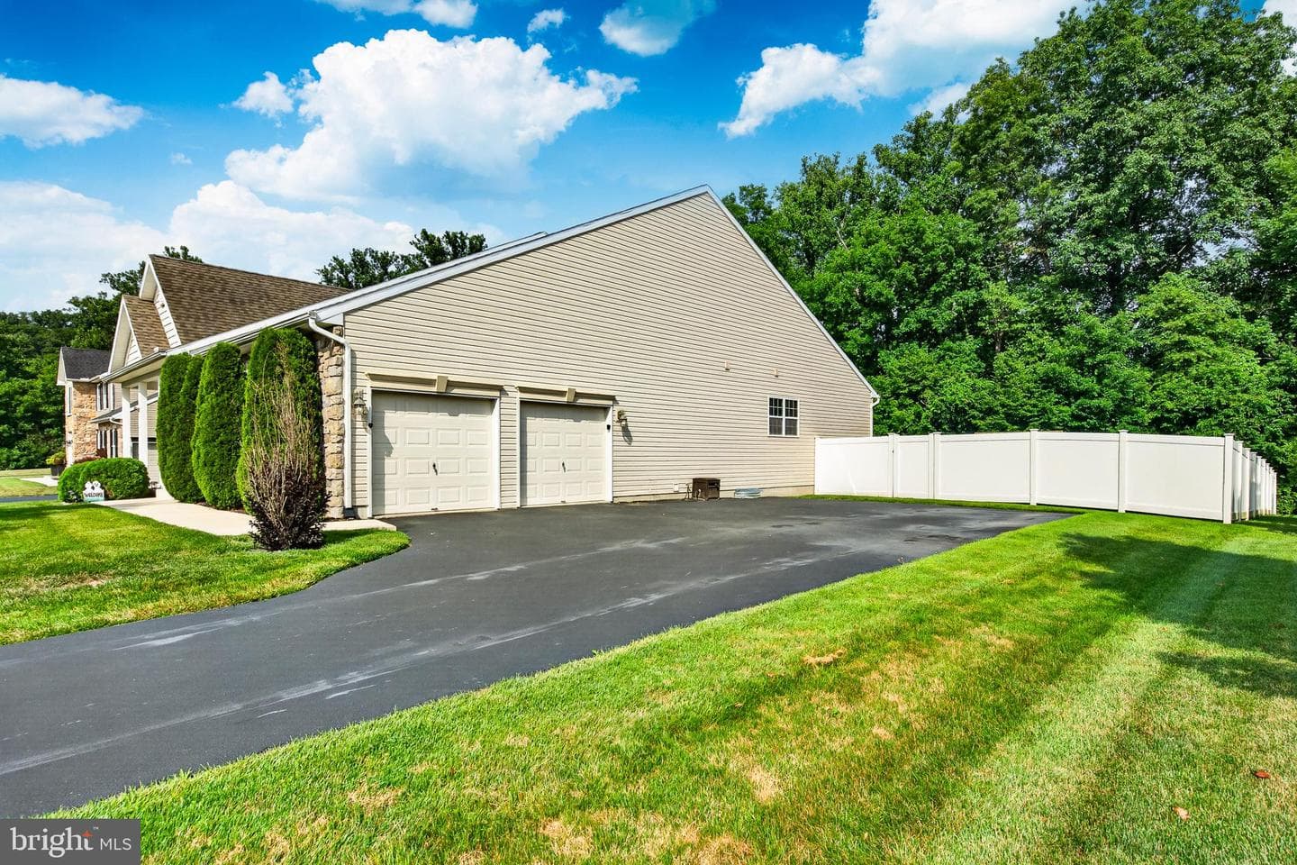 105 Woods Edge Drive photo 3