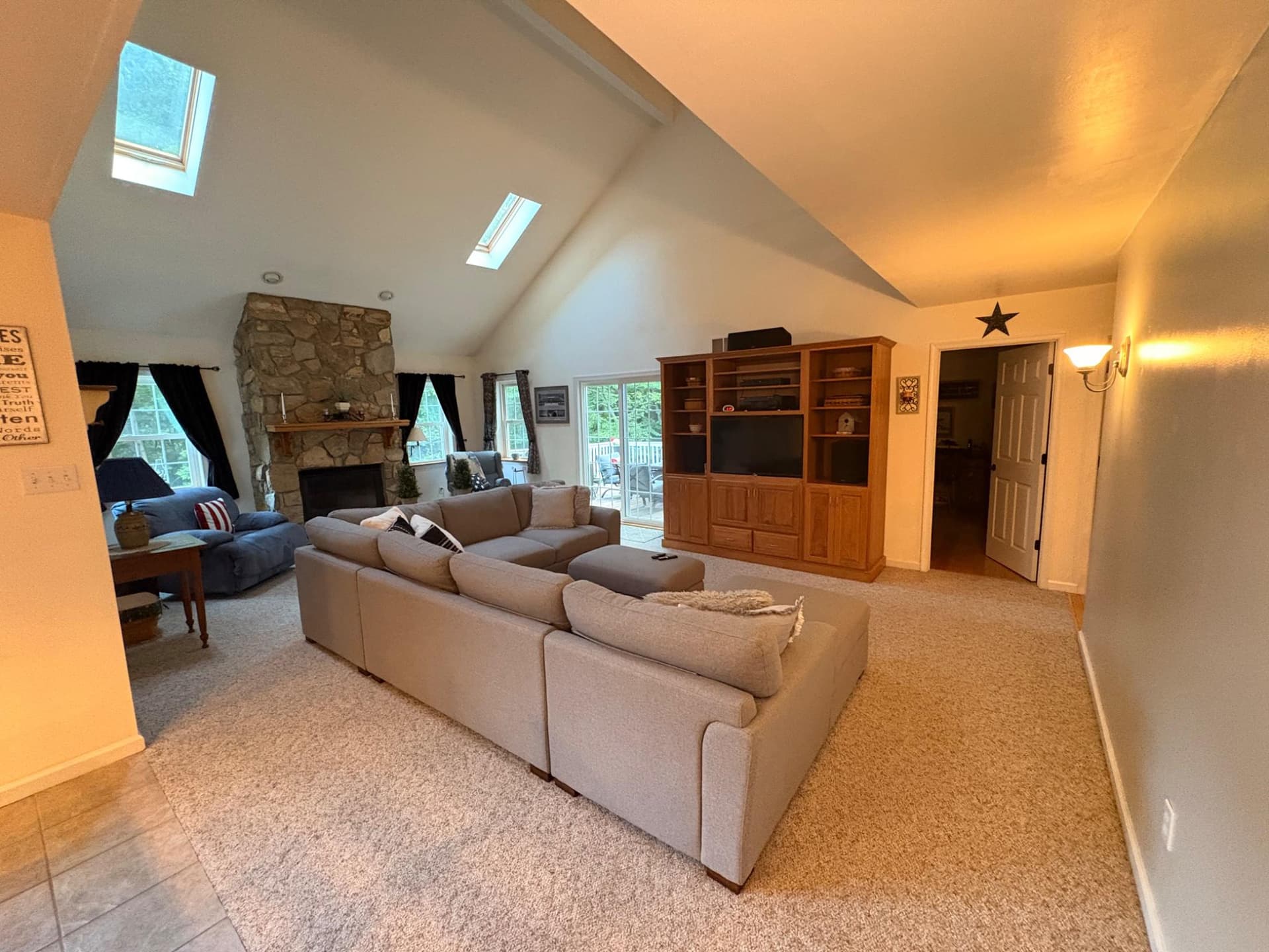 52 Hess Road photo 22