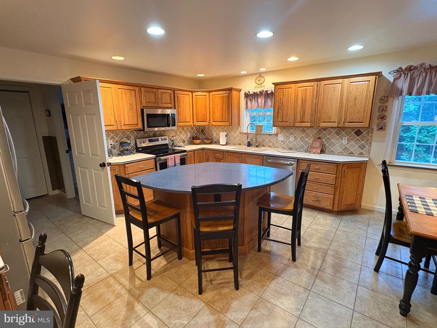 52 Hess Road photo 29