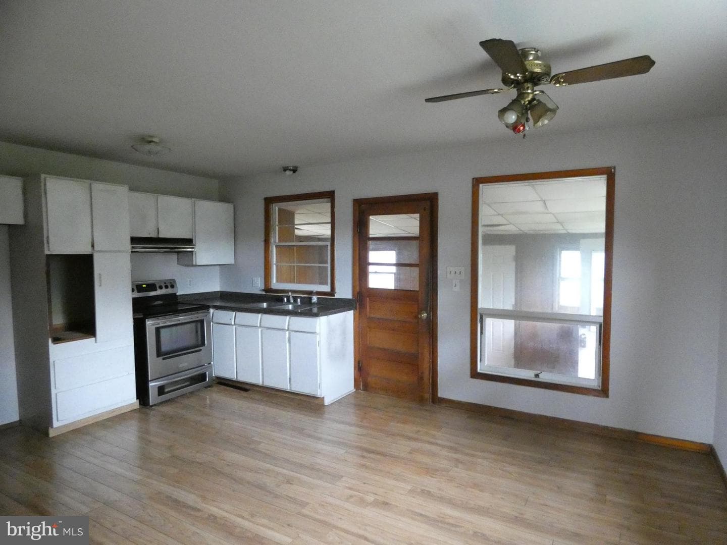 523 College Boulevard photo 10