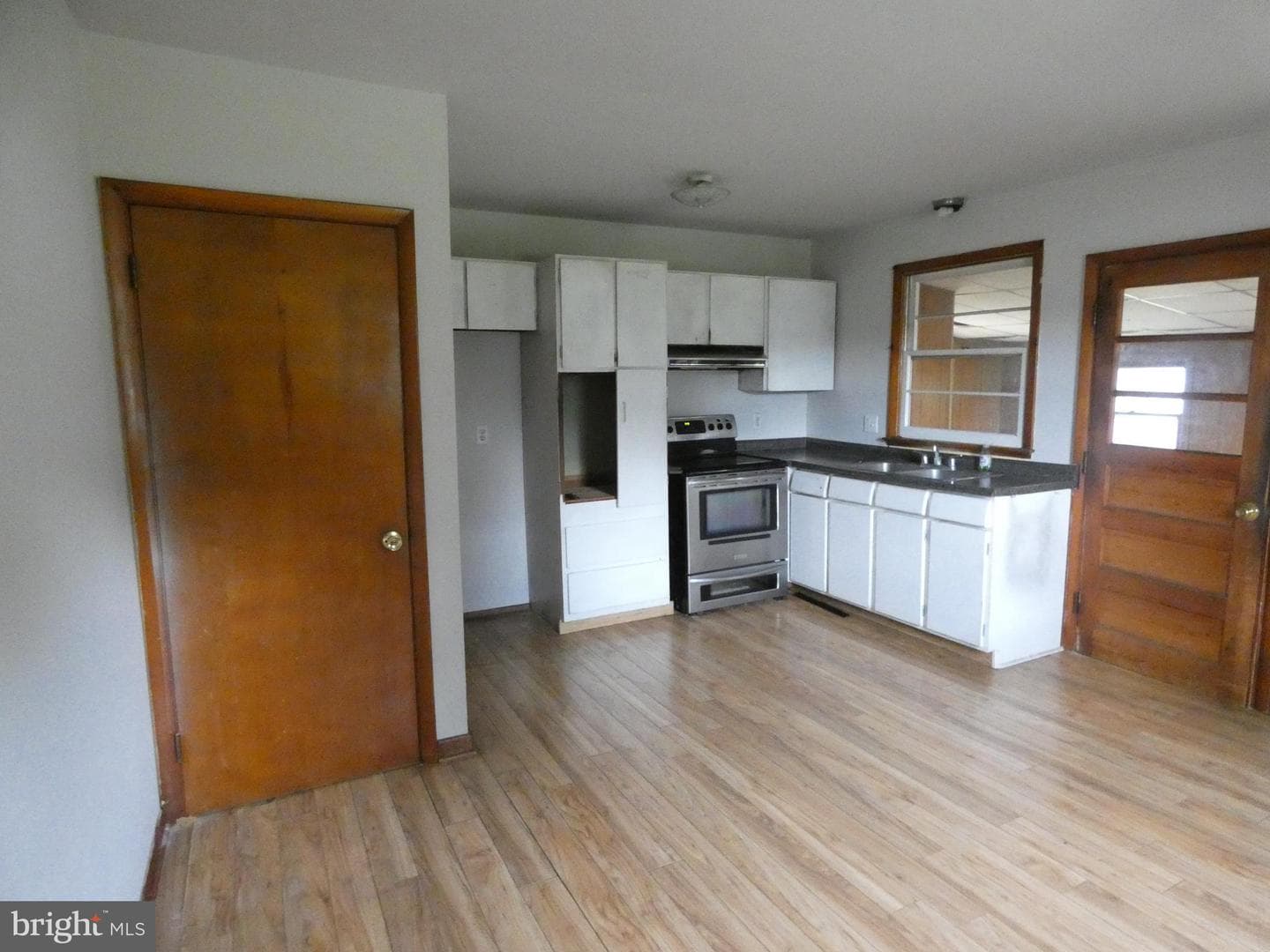 523 College Boulevard photo 11