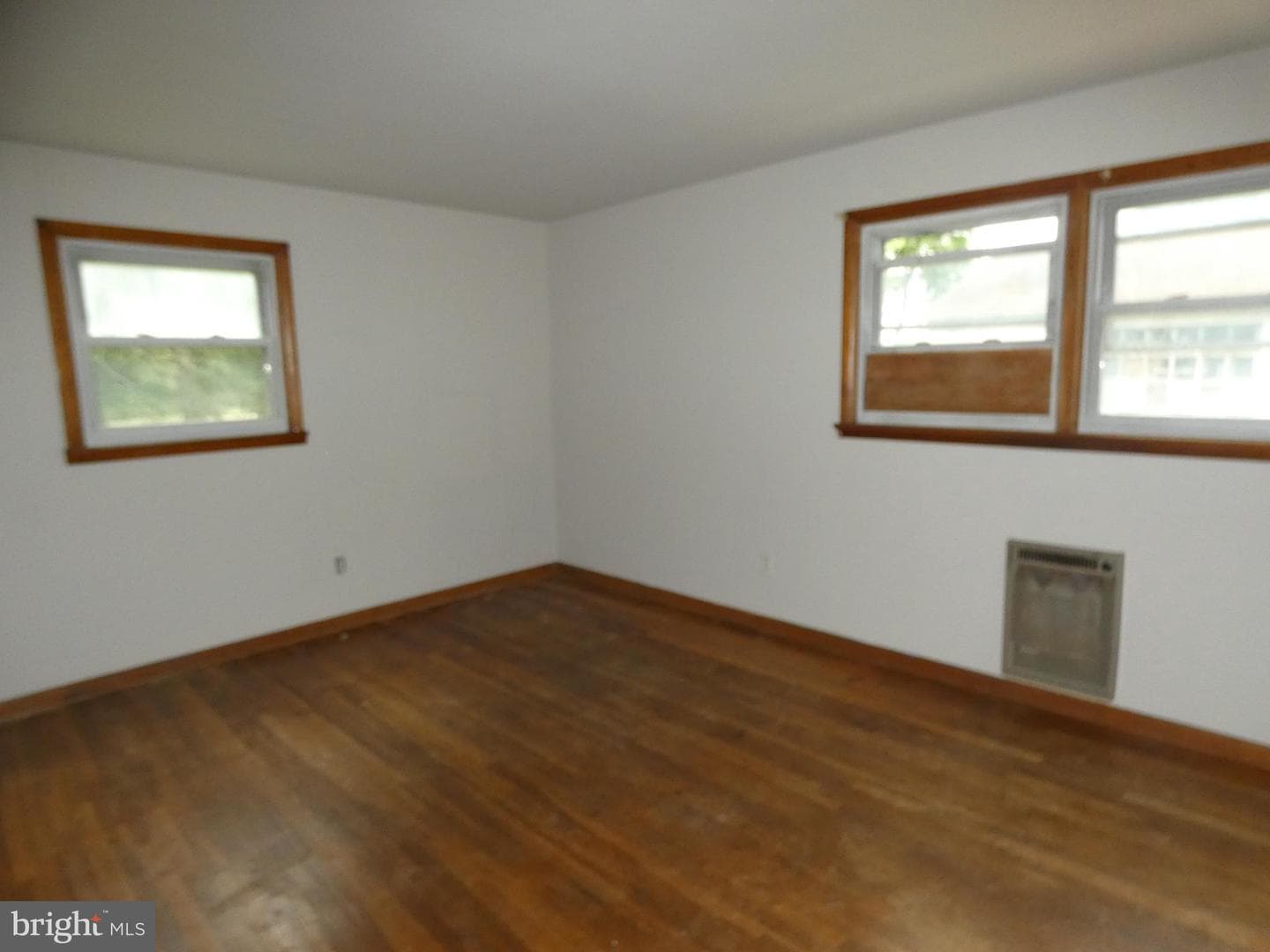 523 College Boulevard photo 19