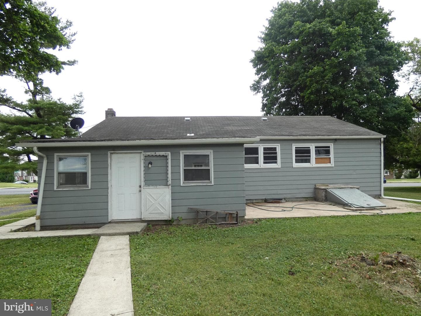 523 College Boulevard photo 5