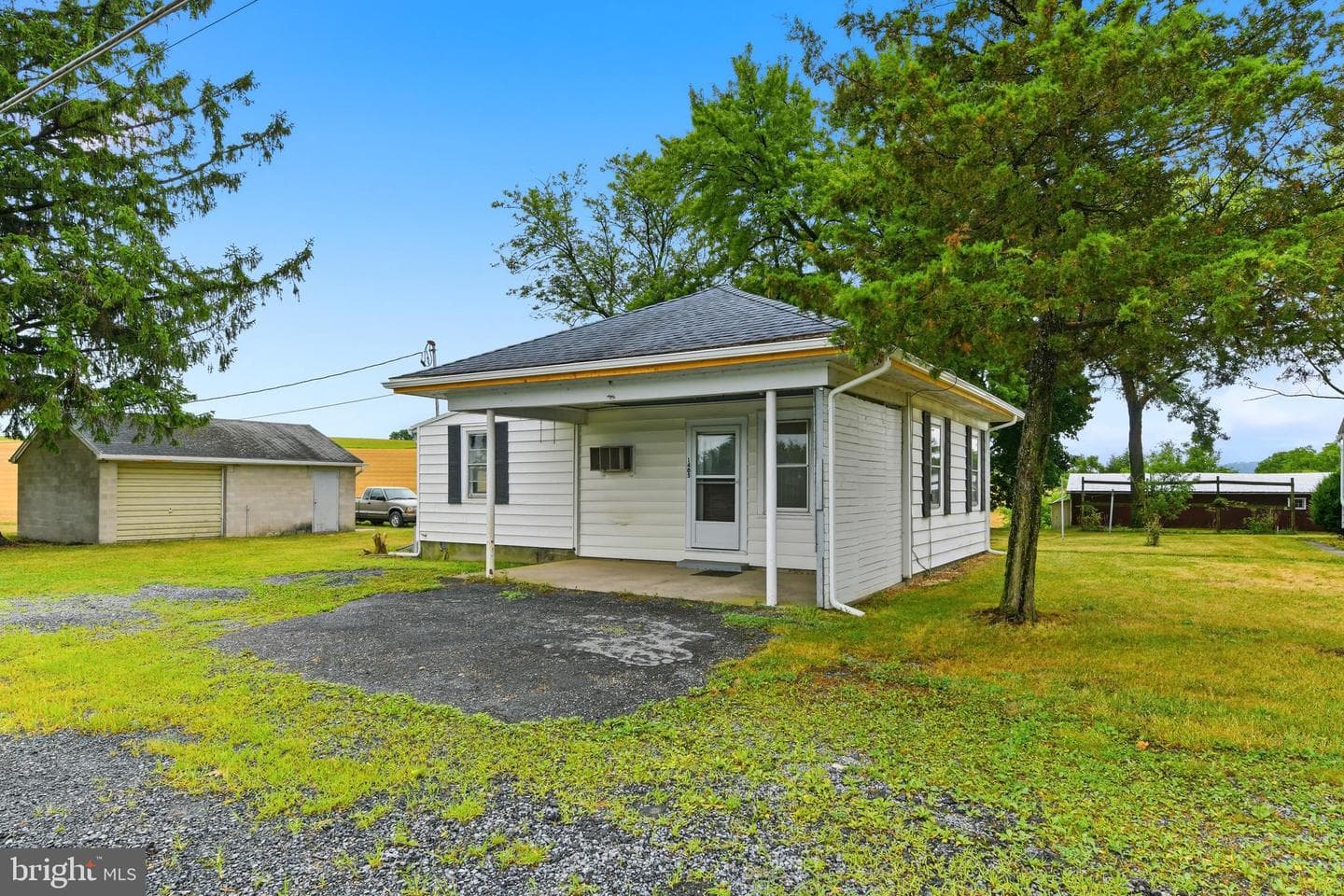 1405 Shartlesville Road photo 1