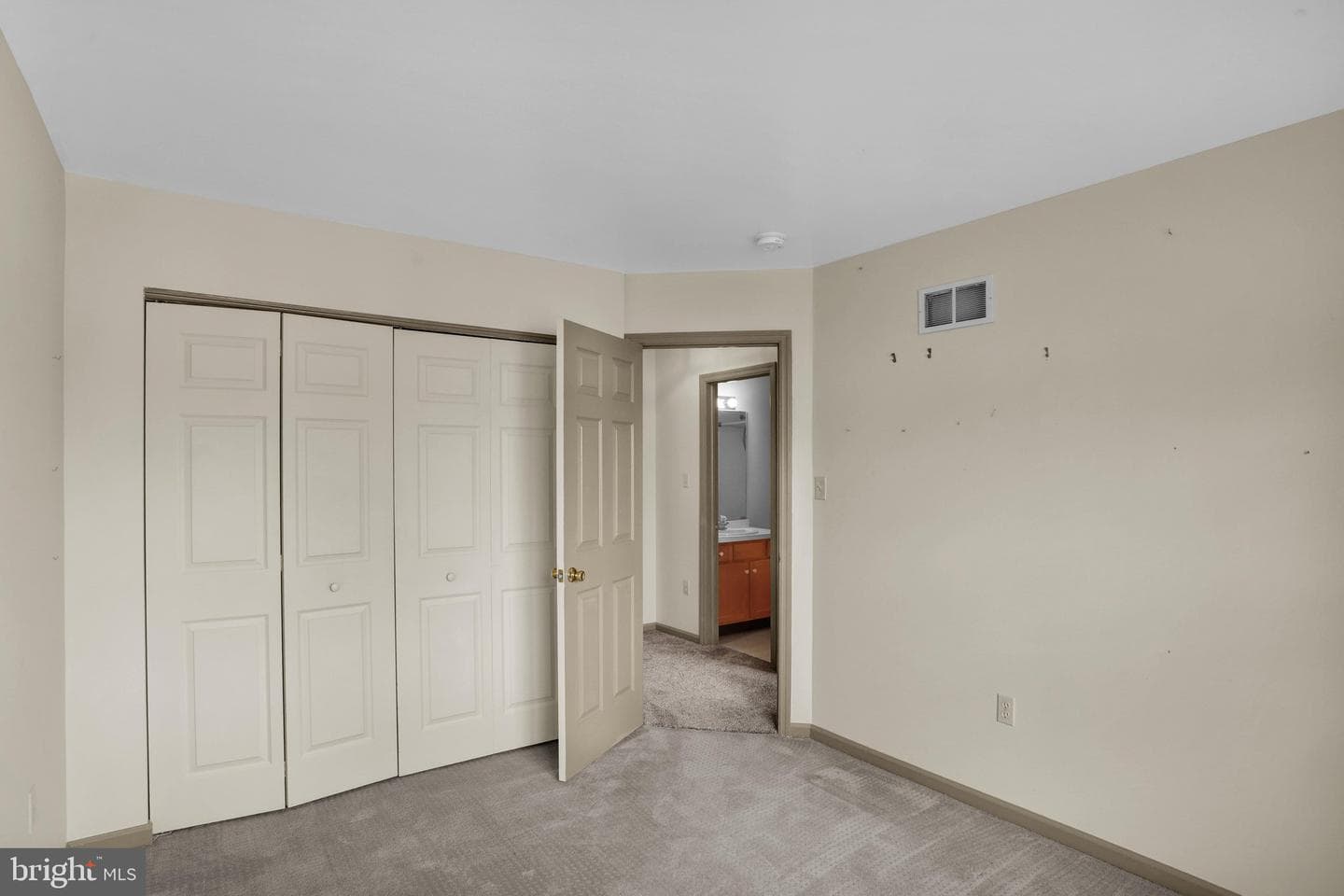160 Hickory Lane photo 18