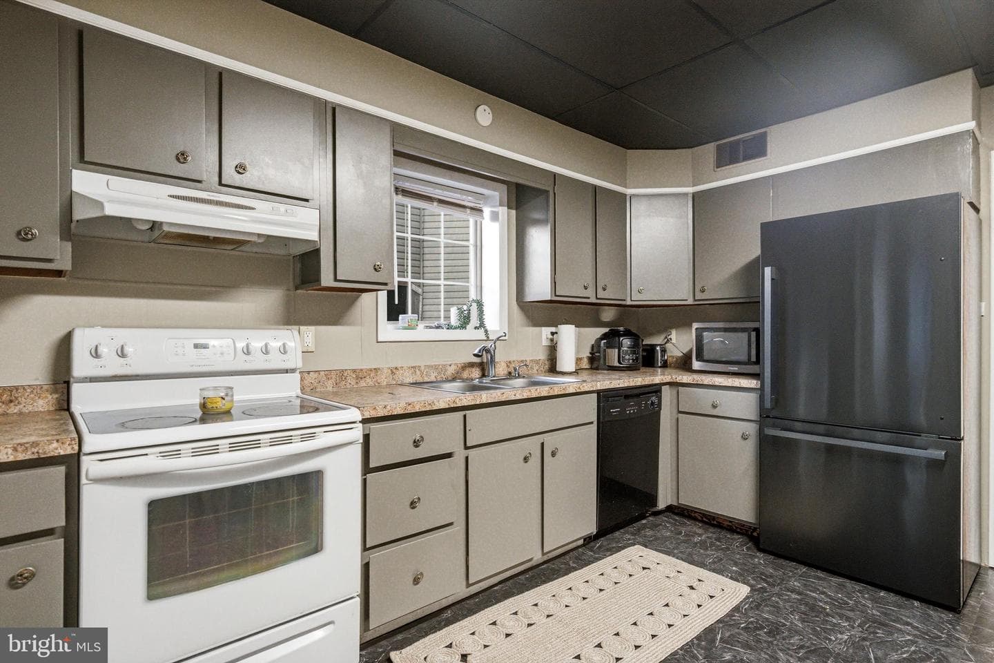 228 S Spruce Street photo 12
