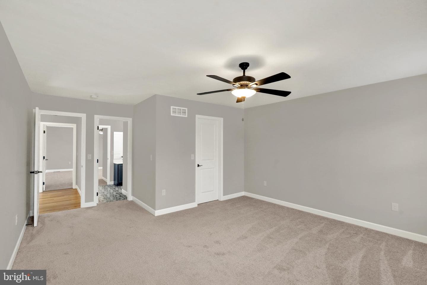 64 Middletown Road photo 38