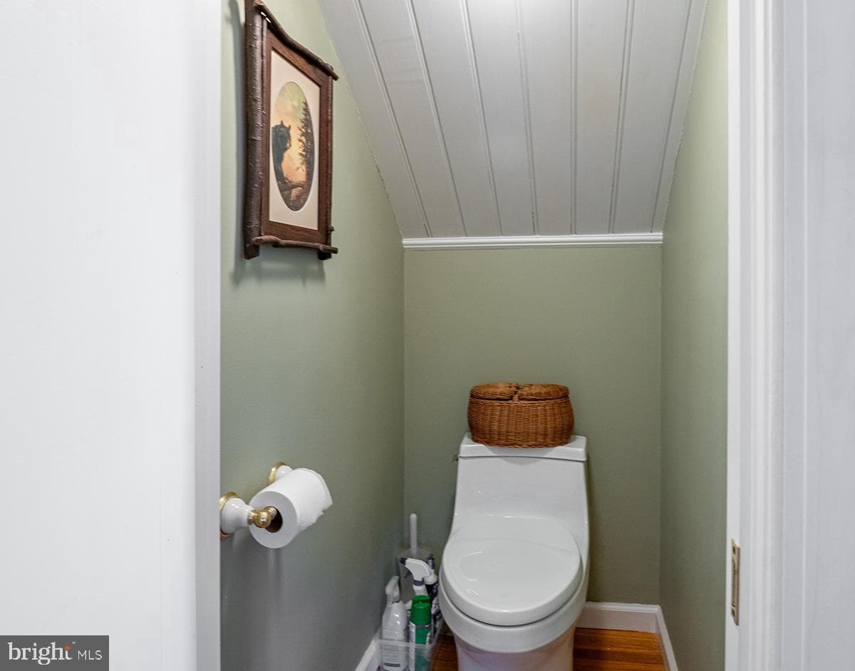 109 E 36th Street photo 23