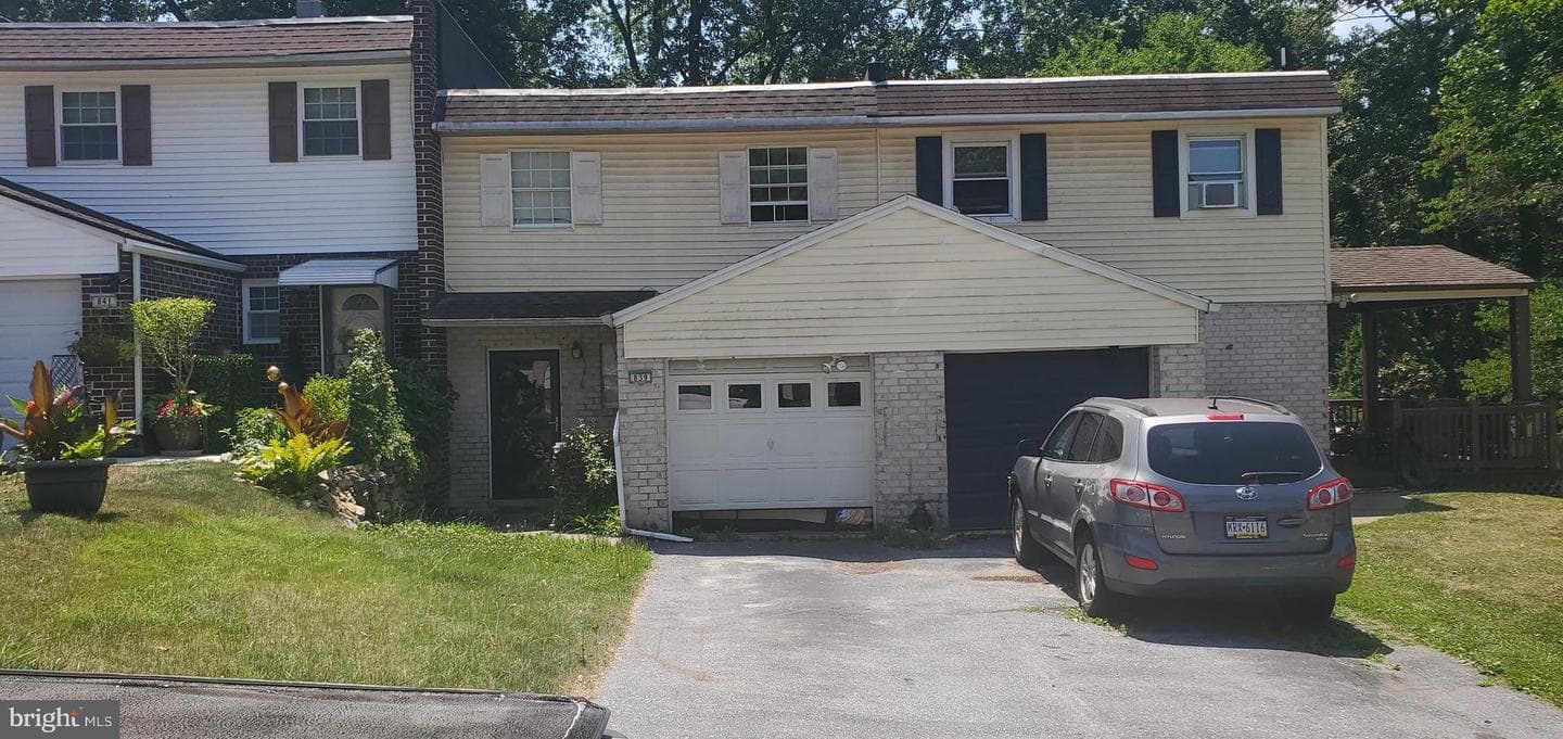 839 Rabbit Lane, Reading